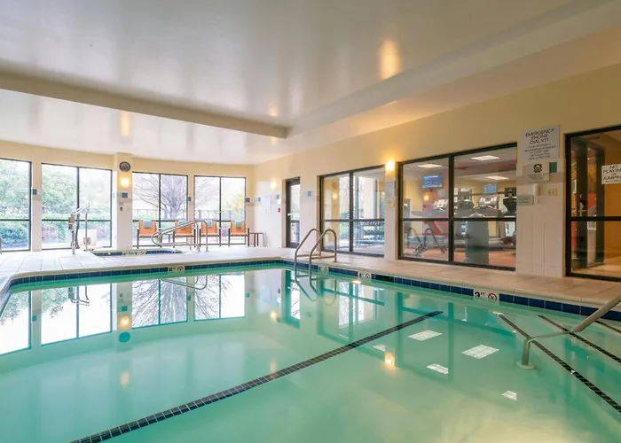 Courtyard By Marriott Salisbury