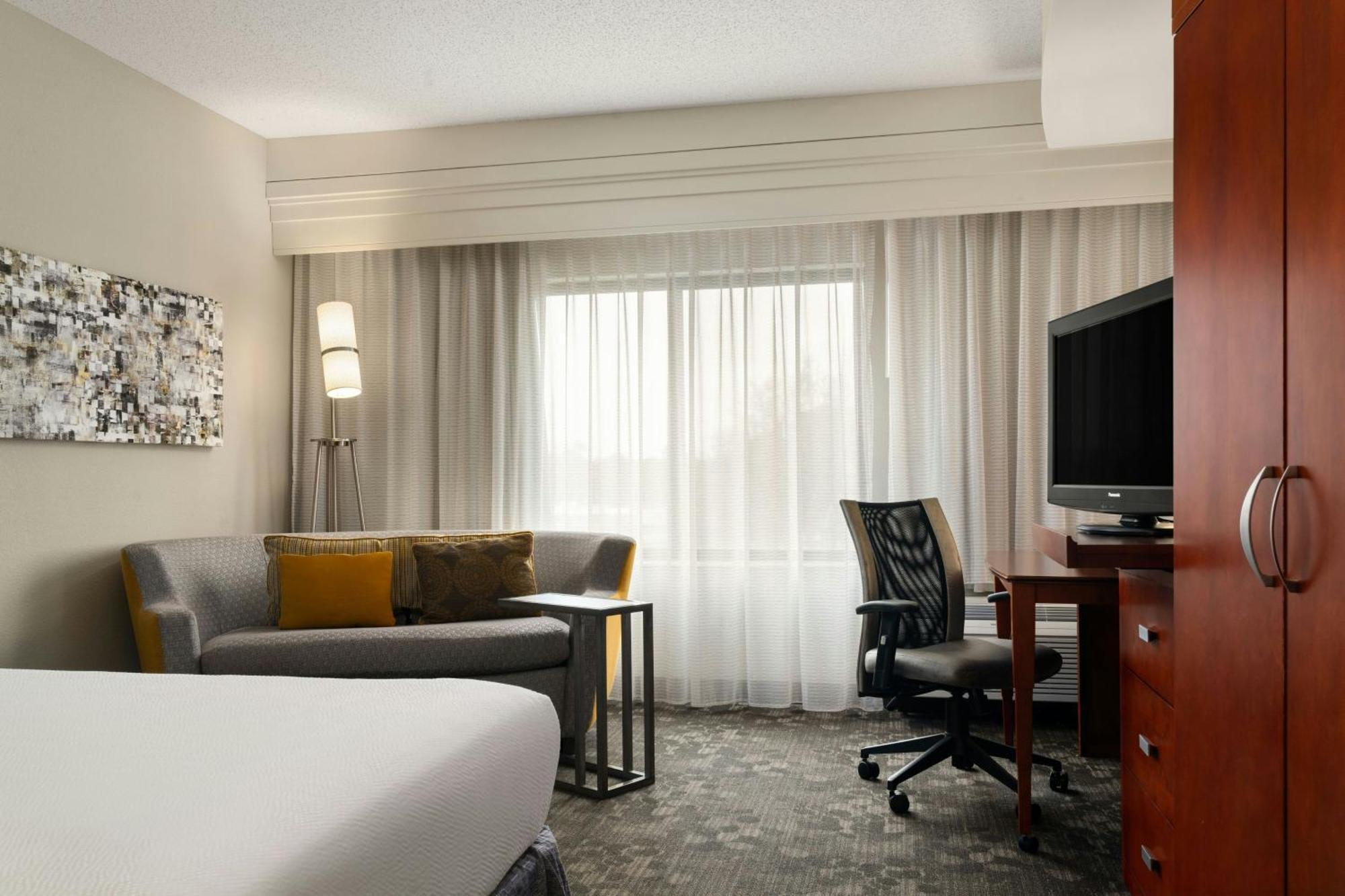 Hotel Courtyard By Marriott