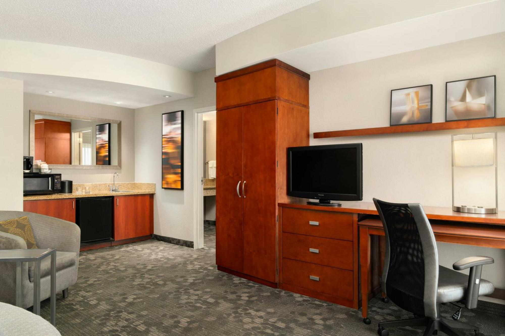 Courtyard By Marriott 3*